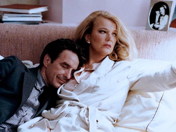 john-cassavetes-gena-rowlands-001-sofa-rest-1000x750