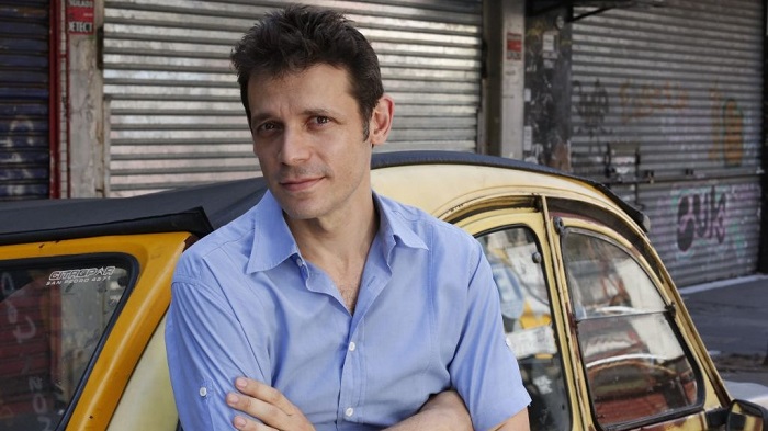 Daniel Burman on set