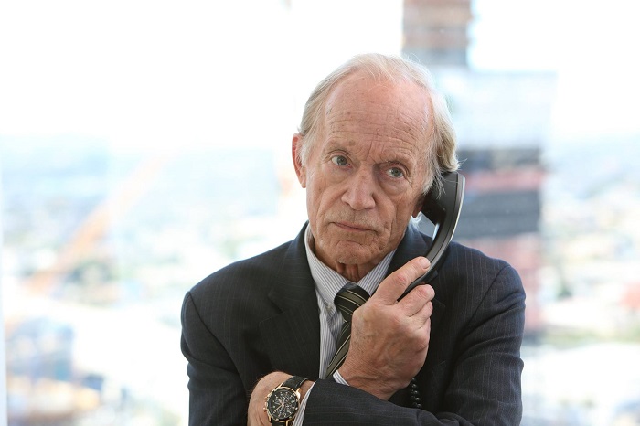 Lance Henriksen in Gehenna: Where Death Lives