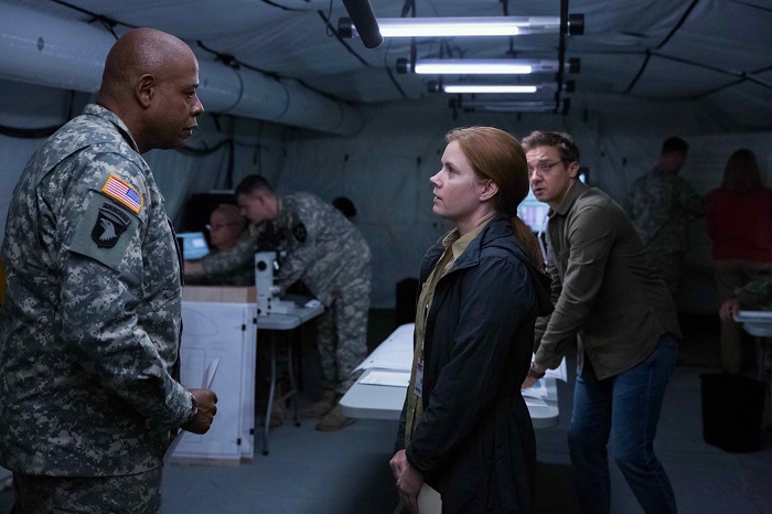 Forest Whitaker, Amy Adams and Jeremy Renner in Arrival