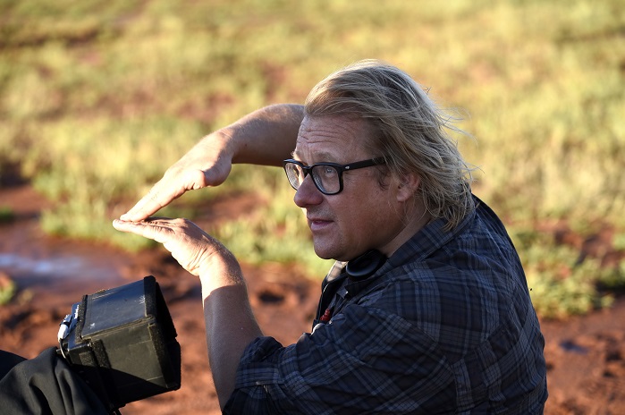 Kriv Stenders on set