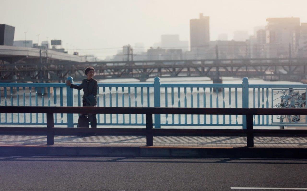 Kiyooka zoomed standing on Kototoi Bridge